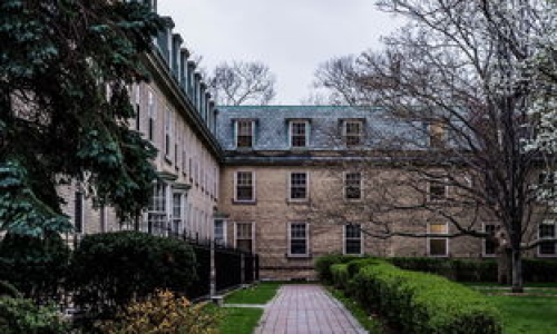 罗德岛大学有哪些特色与发展前景？