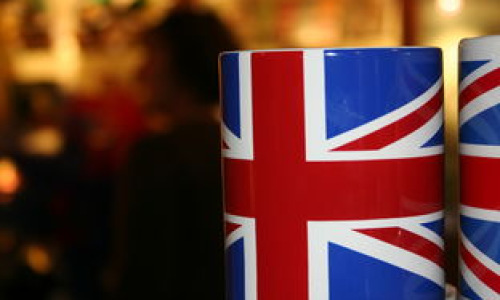 英国宣布解封计划背后有哪些考量和影响？