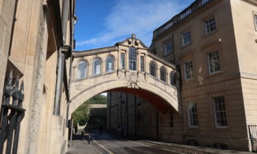 英国牛津大学到底有何魅力和独特之处？